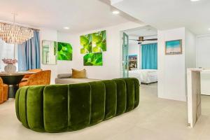 2-Min to Beach, Upscale Enclave Apartments, Miami Beach