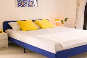 Place Hotel, Kata