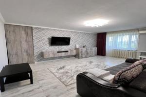 Nazarbaeva 31 shikarnoe zhile Apartments, Karagandy