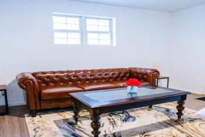 Bright and Cozy Home- Downtown Guest house, Indianapolis