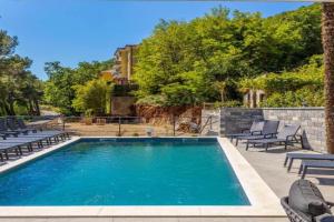 Villa with 6 Bedrooms and Heated Pool, Moscenicka Draga