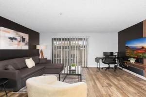 Luxury Retreat Pool Gym WiFi Apartments, Scottsdale