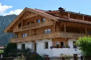 Landhaus Noal Apartments, Mayrhofen