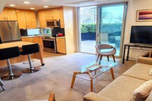 Elegant Townhome in Heart of Down Town Apartments, Albuquerque
