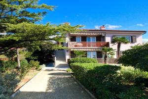 Apartments with parking space, Krk - 23877, PUNAT