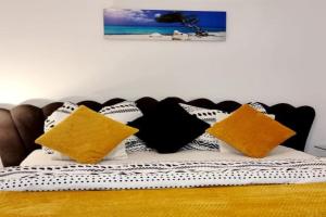 3 Zimmer in - free parking - self check in Apartments, Linz