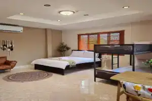 Relax Inn DMK, Lak Si