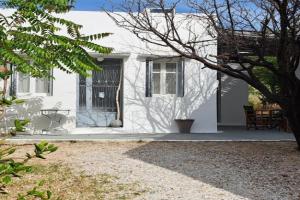 Sweet Home Kini Apartments, Kinion