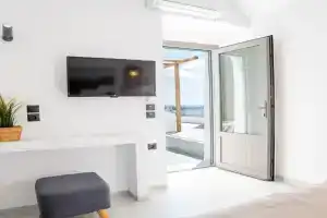 Cliff Aura Suites, Fira