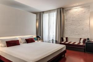 Adaram Suites, Naples