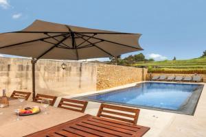 Solaris Gozitan Villa With Pool - Happy Rentals, Ghasri