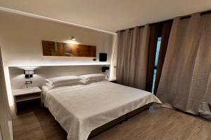 Confidence Hotel, Parma
