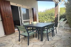 G1 Manadiers T3 parking piscine terrasse Apartments, St. Maries-de-la-Mer