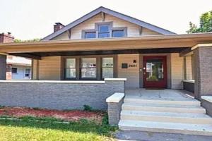 Private Room in an Elegant Home- Convenient to Downtown, Indianapolis