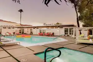 5 Private Rooms Sleeps 14 Wesley Studio Buyout, Palm Springs