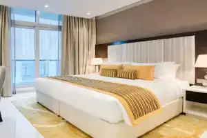 Nice 2 Bedroom Apartment! 5 Minute walk to Mall! Burj Khalifa View!, Dubai