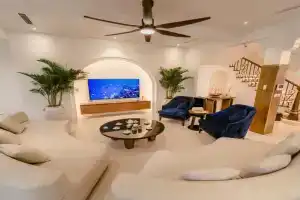 La Perla Seaside Retreat 6BR Apartments, Halong