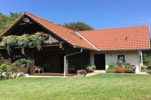 Schmuckes Geräumiges Haus mit Garten in für bis zu 8 Gäste Ideal für Familien und Gruppen Guest house, Graz