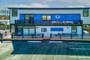 Stadium Container Club House, Indianapolis