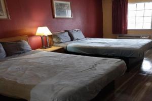 2 Queens Bed Hotel Room 142, Jackson