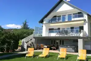 "Unique" Comfortable holiday residence Guest house, Velence
