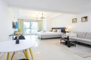 Stunning HighFloor Apt Close to Business Bay Metro Apartments, Dubai