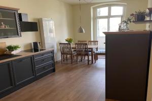 ElisaBett - Apartment Lisa - 3 Schlafzimmer und 2 Bäder, bis 5 Personen, Erfurt