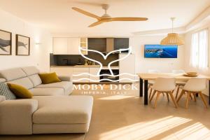 MobyDick, central, Walk to the Beach, Private Parking Apartments, Imperia