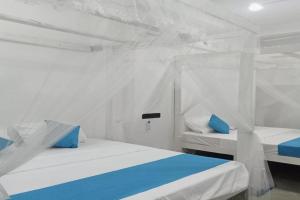 C-Born Motel, Hikkaduwa