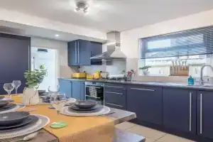 Stylish 3-Bed Home in the Heart of the Guest house, Cambridge