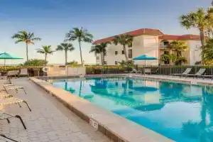 A charming 2Br beachfront condo on ocean views 3C1 Apartments, Sanibel