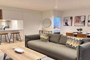 R Iconic Luxury Family Suite Perfect Holiday Home, Melbourne