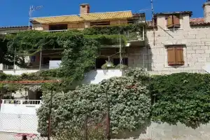 Apartmani ROVINJEZ Komiza, Comisa