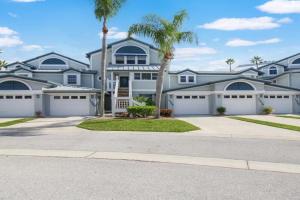 Serene bay front condo on - 2 heated pools, pickleball and tennis, private beach access Guest house, Siesta Key