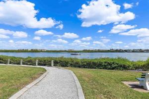 Relaxing condo with private beach access Guest house, Siesta Key