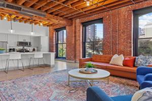 Brick & Bed Riverfront Lofts, G 203 Apartments, Saint Louis