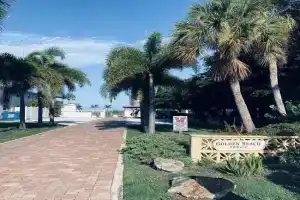 2 BR Home With Private Beach Access To Golden Beach - Luna Sea Guest house, Venice