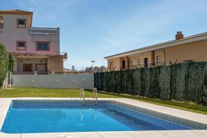 Awesome Home In Guest house, Islantilla