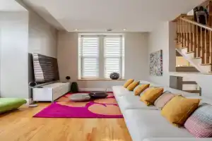 Downtown Retreat with Modern Comfort Guest house, Montreal