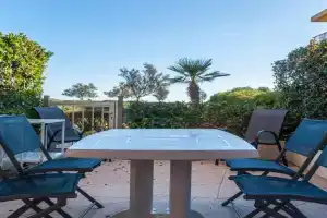 Le Lavandou: Studio cabine 4 pers, plage, parking - FR-1-803-83, Le Lavandou