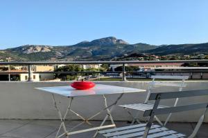 Appartement centre ville Apartments, Calvi