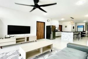 Armadale Residence 3 Bed 2 Bath Apartment, Kuching