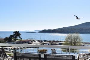 Beach Side Apart III, Kavala