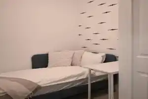 Stylish 2-Bedroom Condo - Premium Comfort, Central Location, Surrey