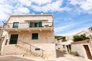 Apartments by the sea, Brac - 23445, Pucisca