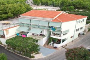 Apartments with parking space - Blato, Makarska - 23922, Zivogosce