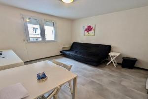 Modern Studio - Free Parking, Near Train Station & Downtown, Grenoble