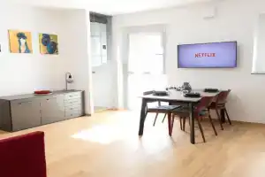 Vrenozi Home Apartments, Piacenza
