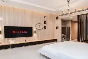 Studio Apartment With Balcony - Infinity View, Sharjah City