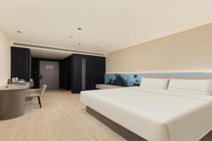 Atour Light Hotel Guanqian Street Chayuanchang Subway Station, Suzhou